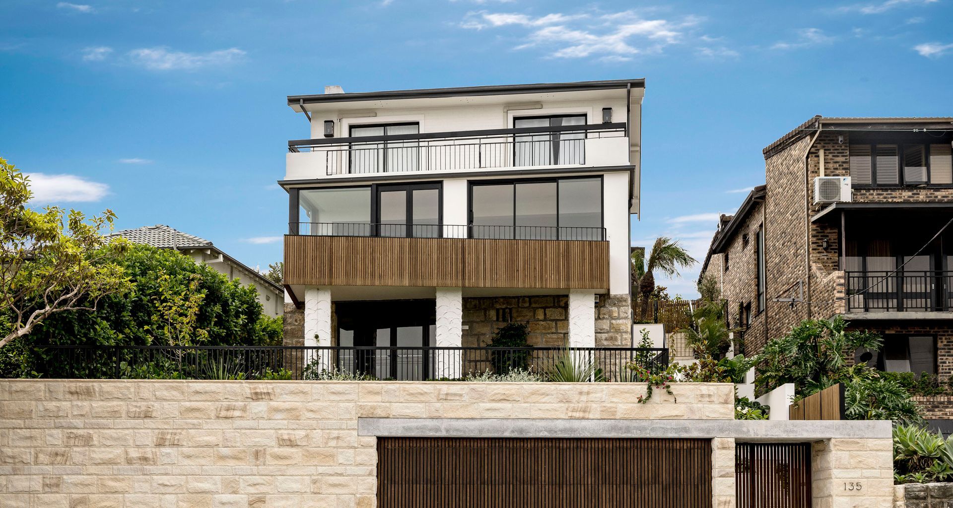 Vaucluse banner