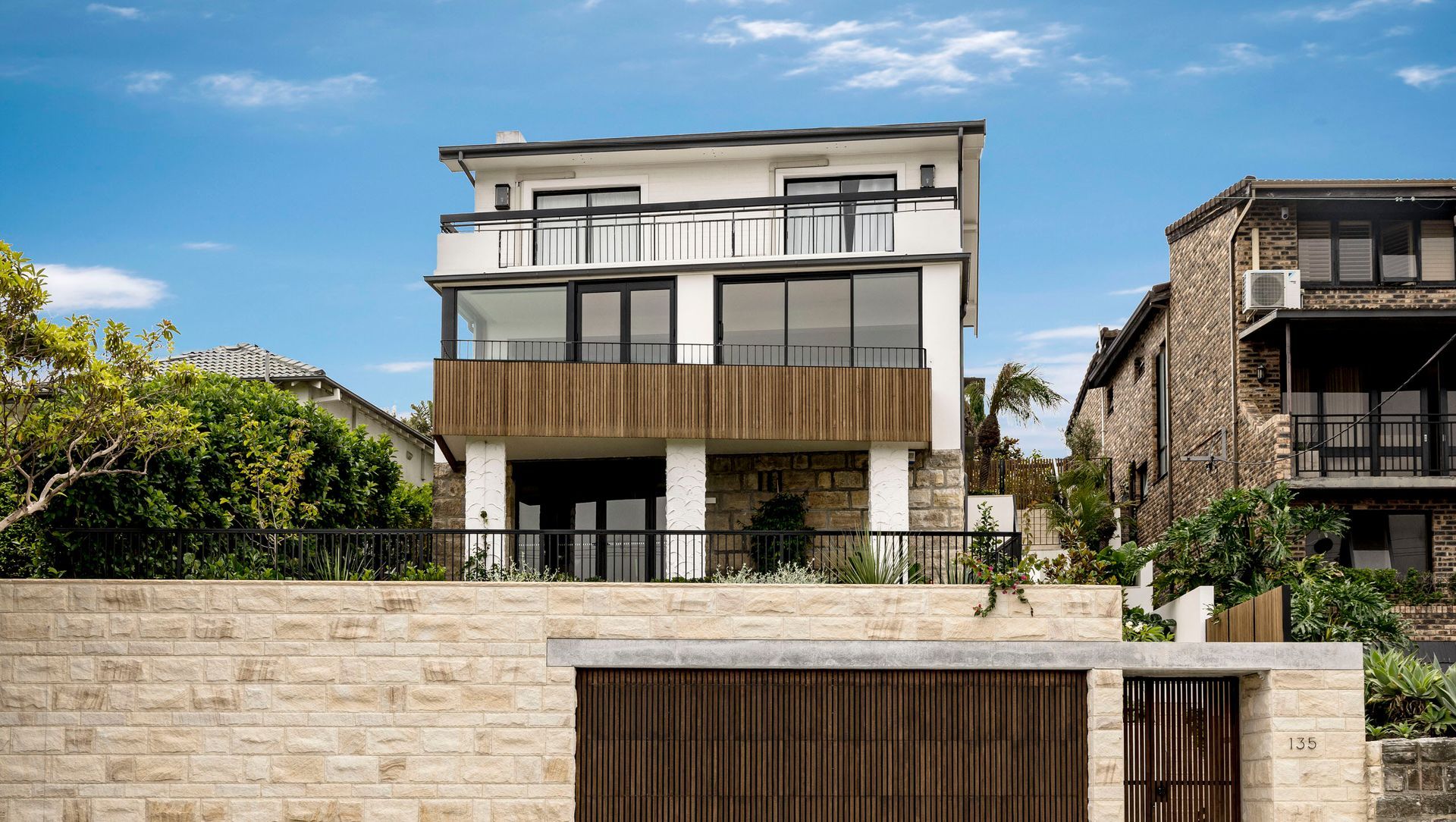 Vaucluse banner