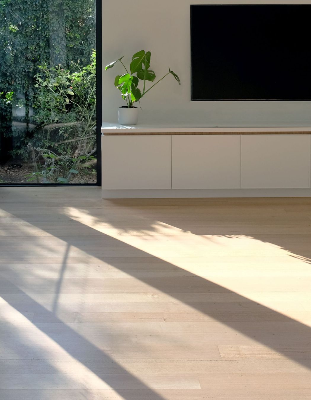 TV-corner-2.jpg