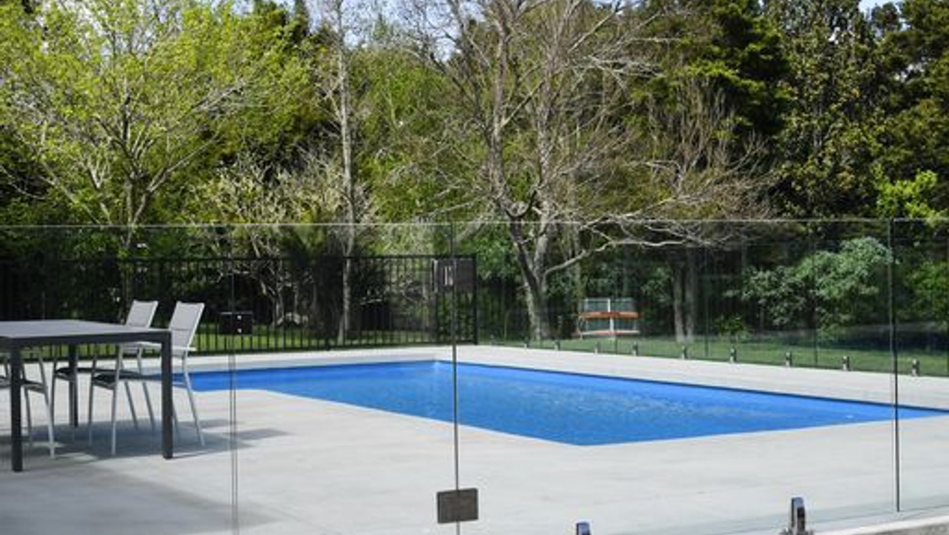 Taylor Rd, Waimauku. banner