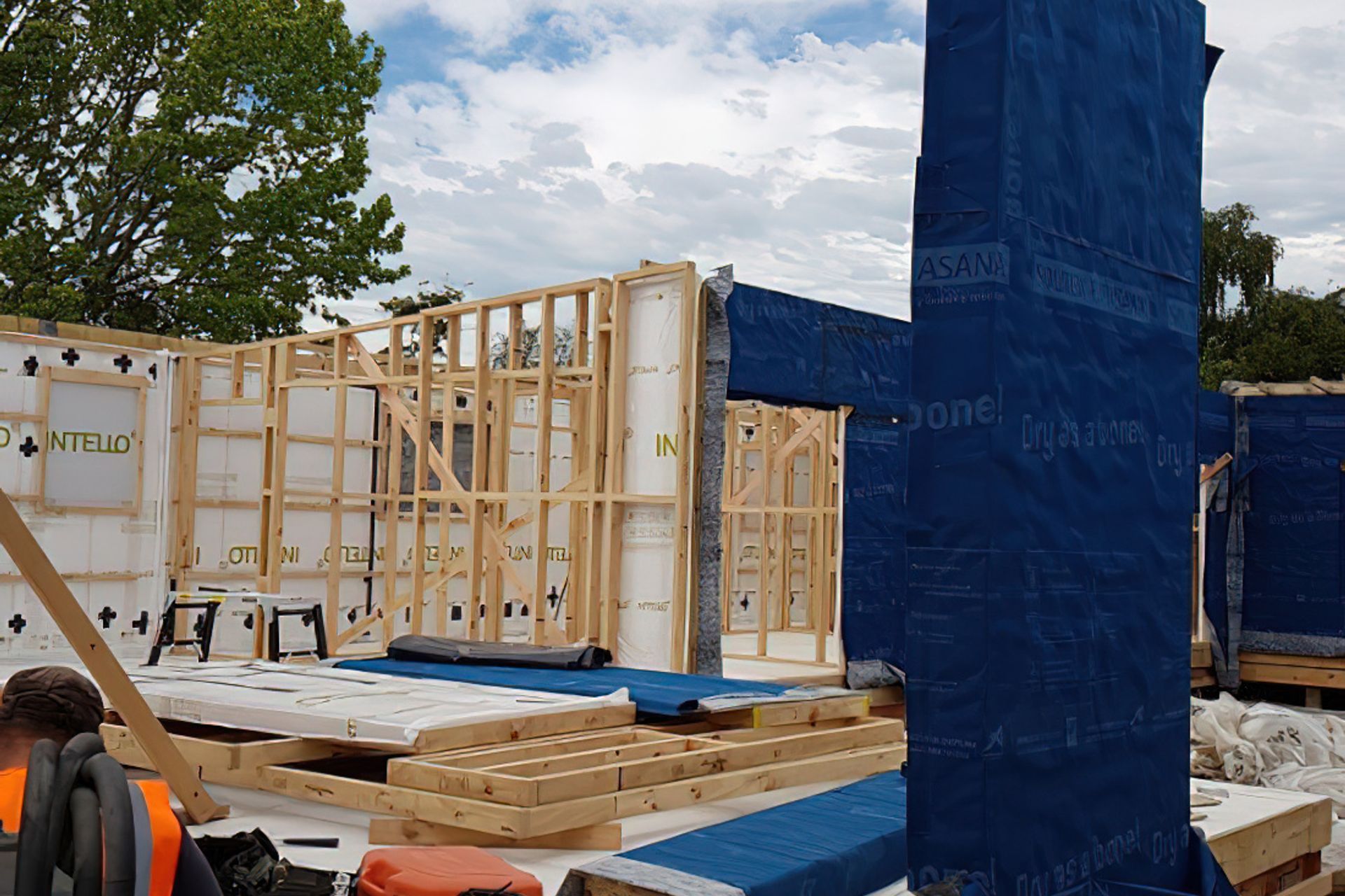 The Third Little Pig... Built a House Up