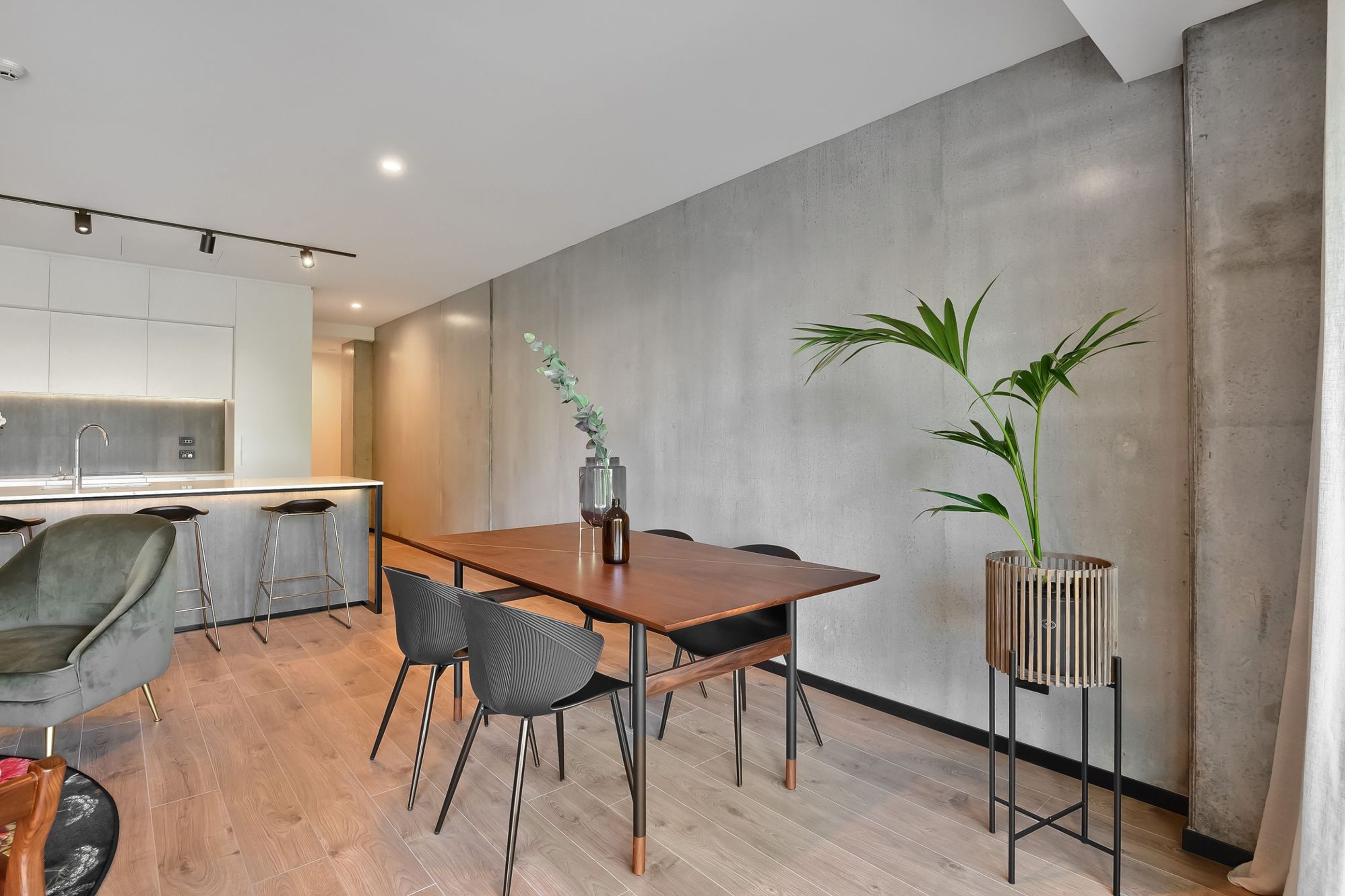 High End Apartment