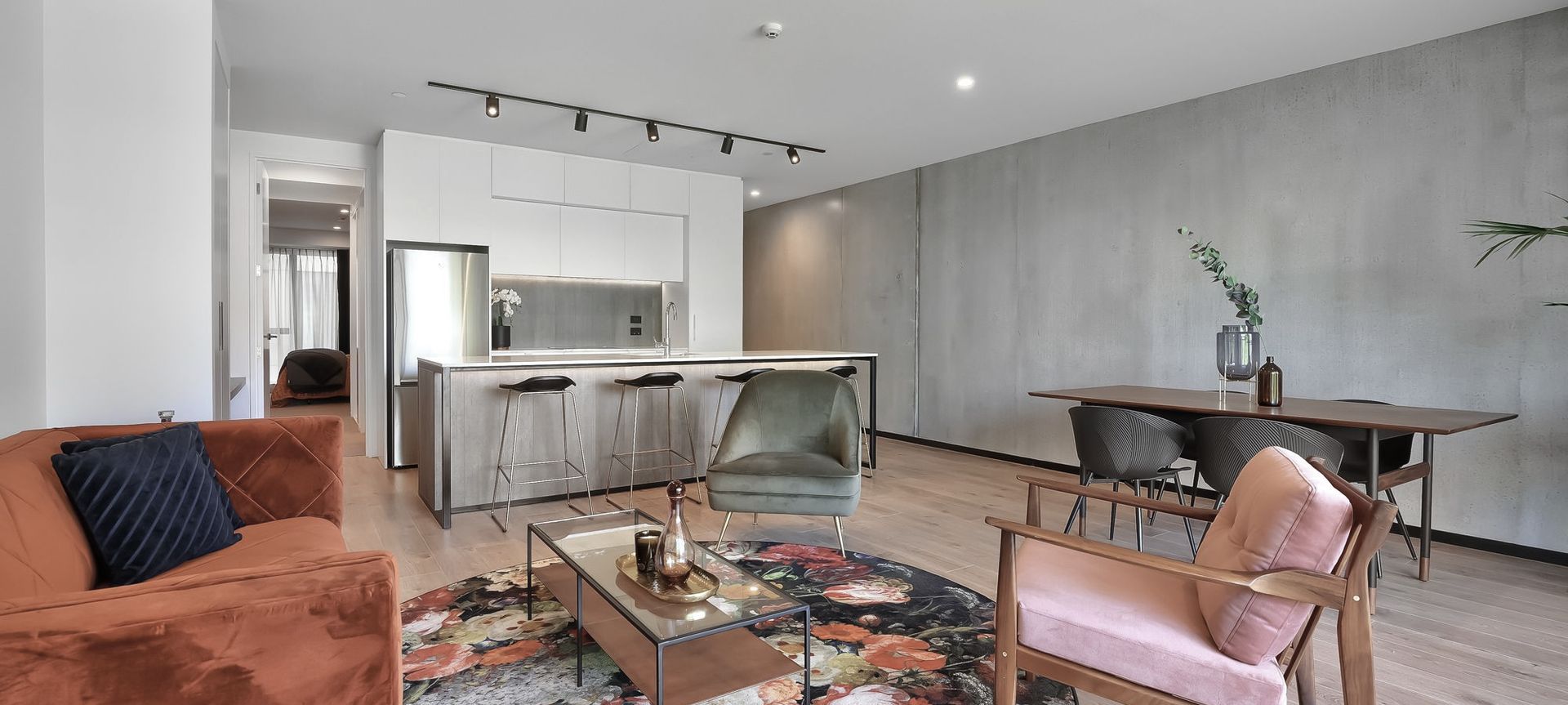 High End Apartment banner