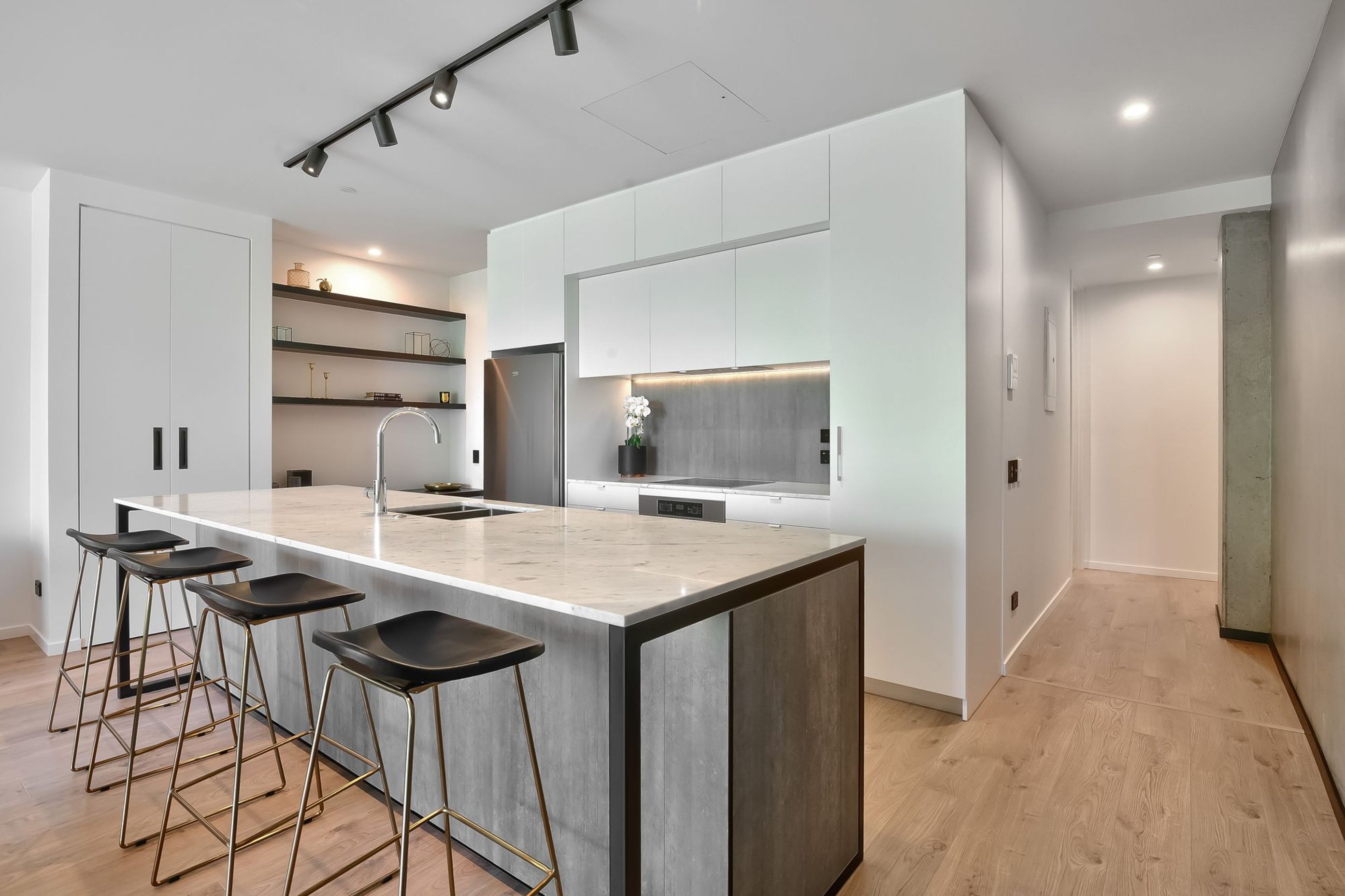 High End Apartment