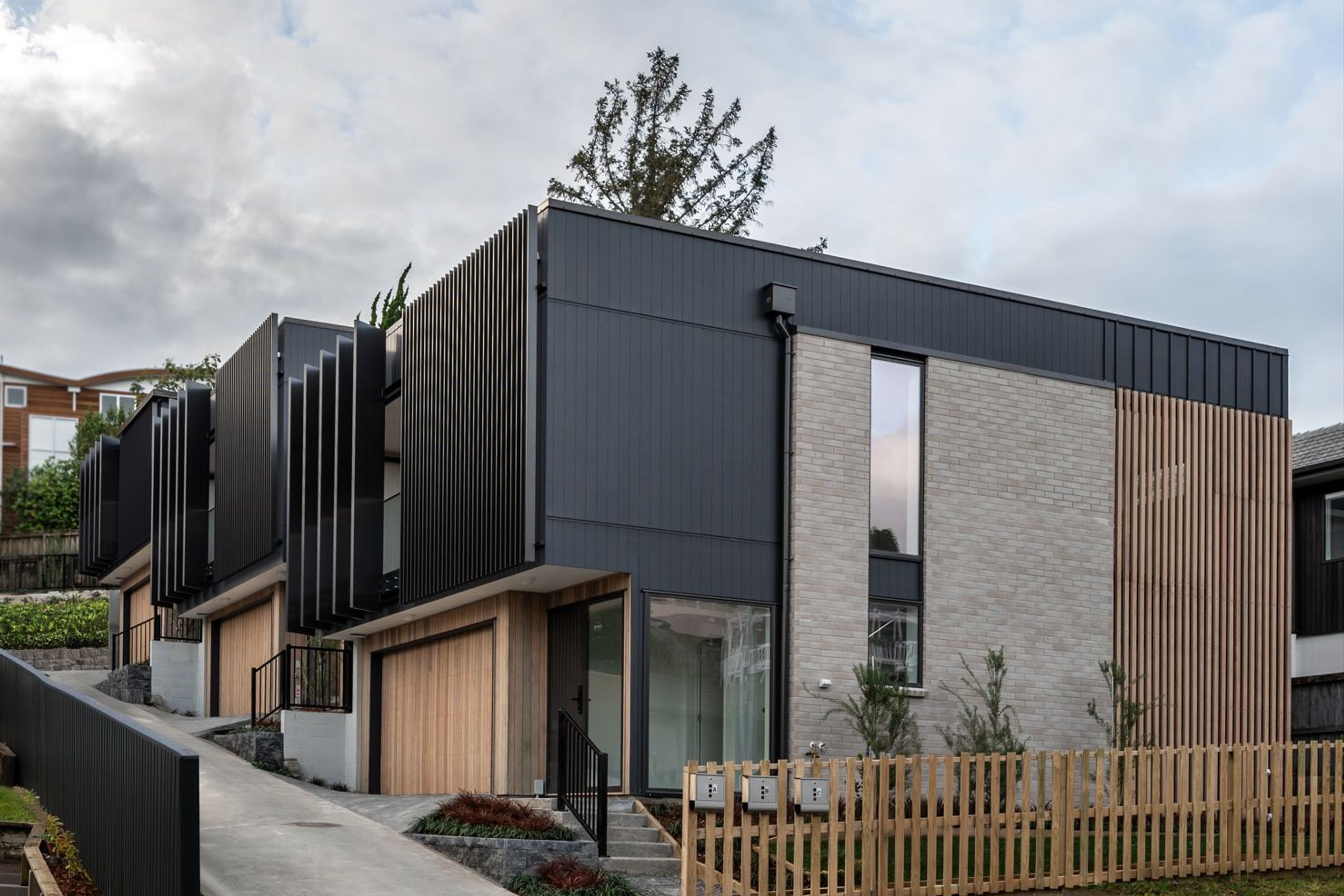 Vertical-clad-with-Herman-Pacific-HP55-Cedar-Weatherboards-9.jpg