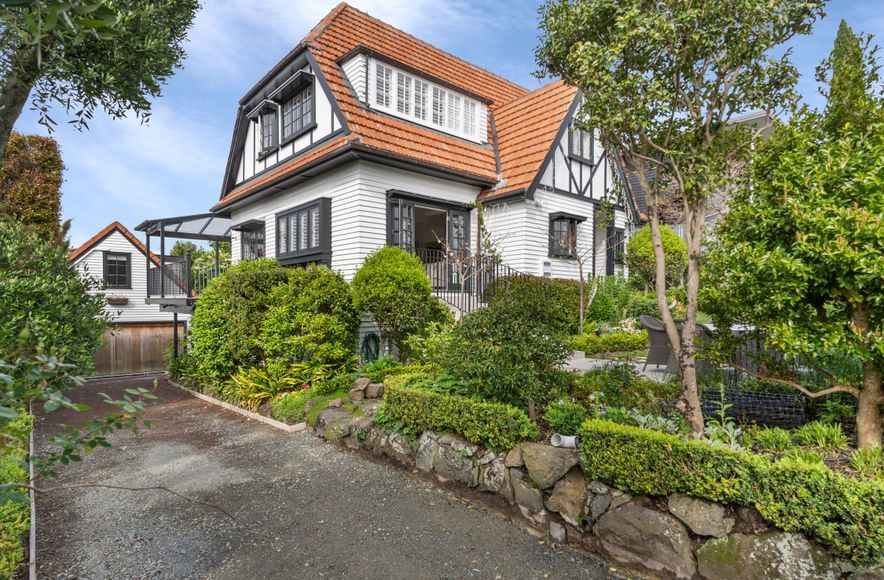 Creating indoor-outdoor flow in a Tudor-style home