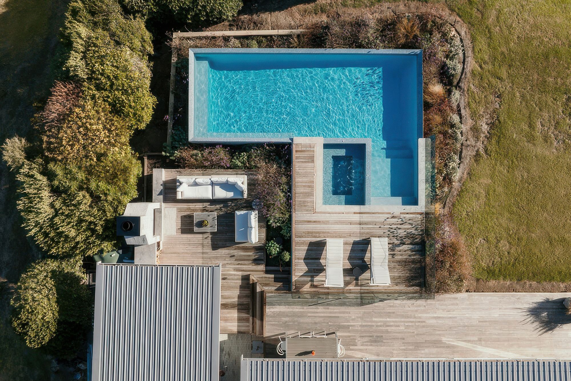 Waiheke-Pool-Interior-Renovation-04Aerial-gigapixel-standard-v2-2x.jpg