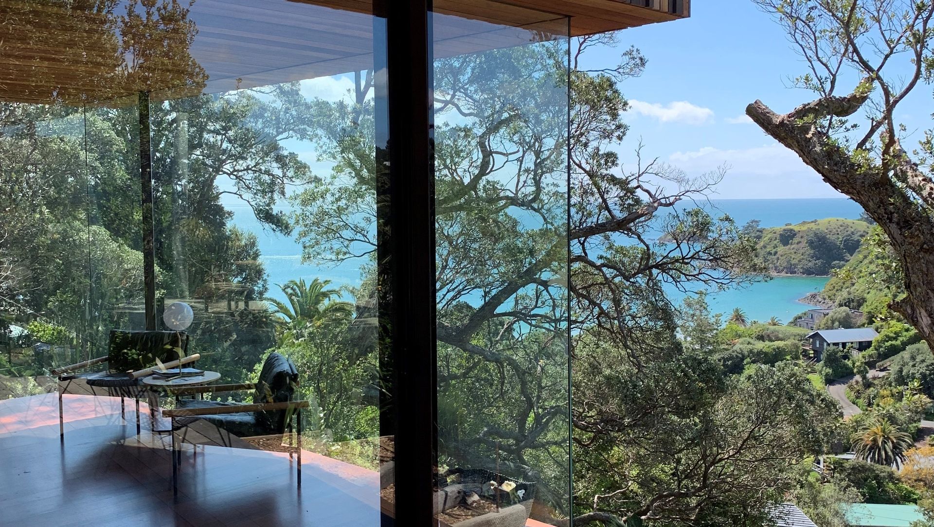 Mawhitipana Beach House, Waiheke banner