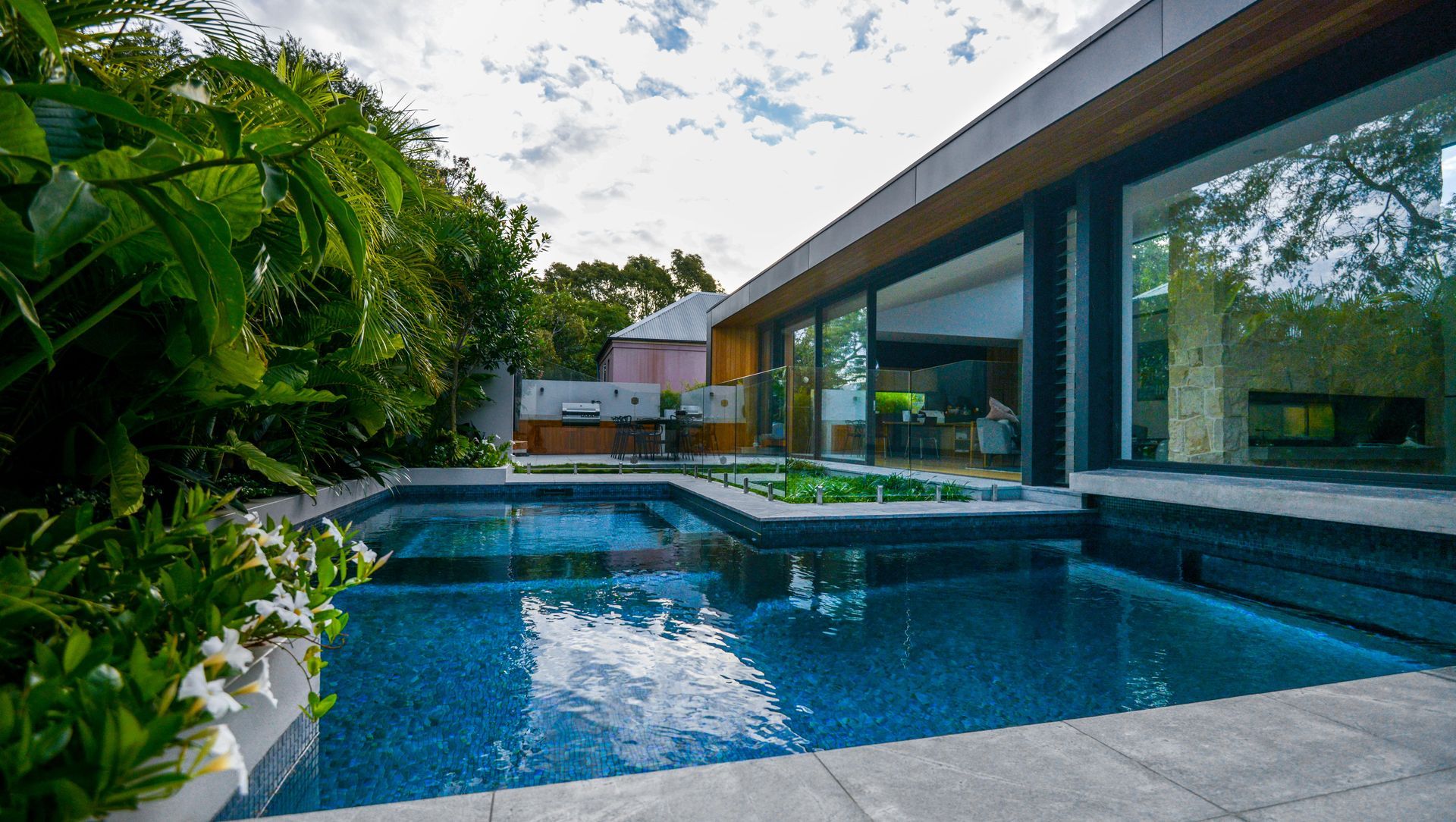 Atlantic Grey Granite | Autumn Blend Quartzite Cobblestones | Cockle Constructions | Miwa Design | Artesian Pools | Secret Gardens