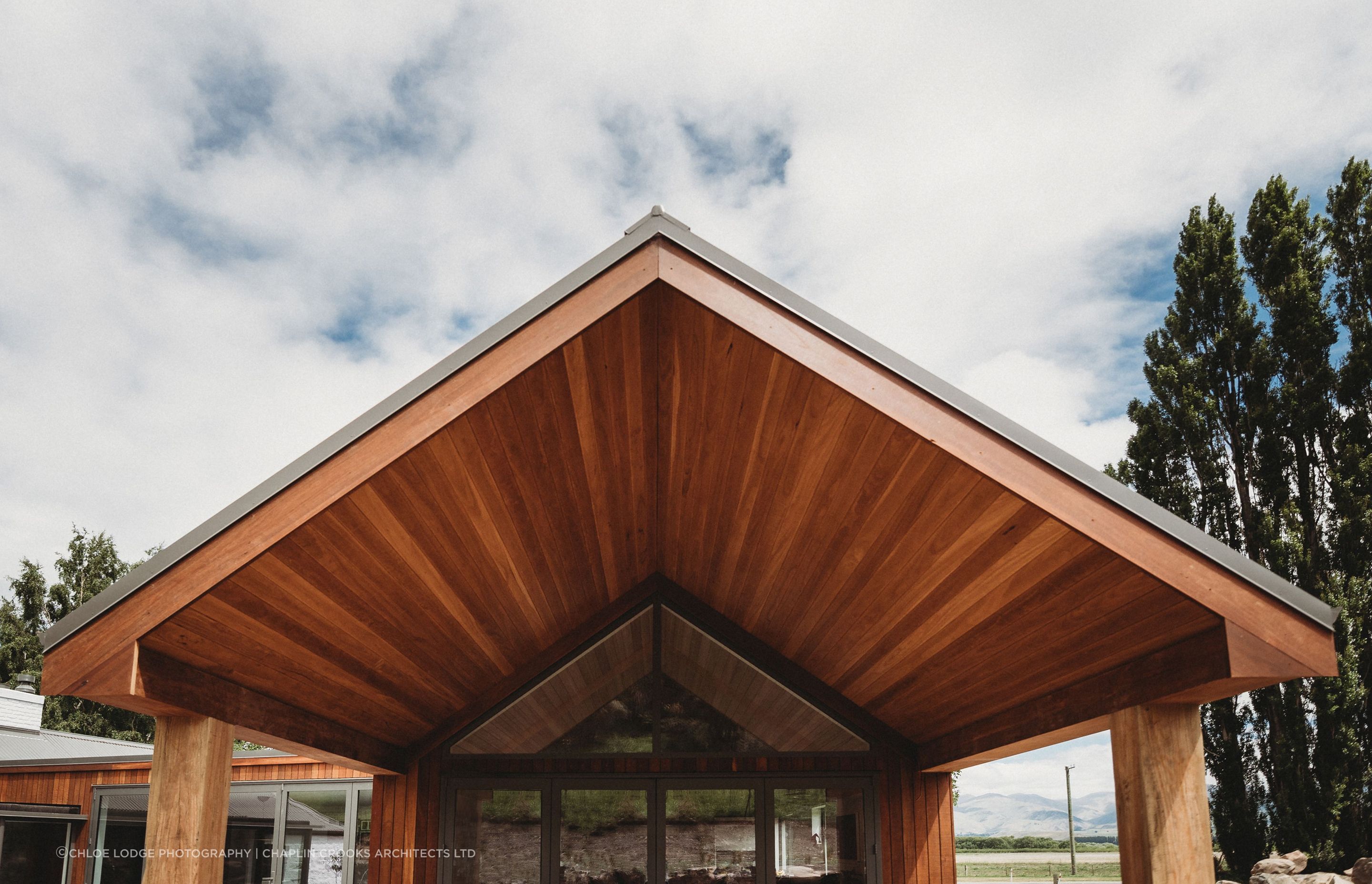 Walnut-CottageCovered-outdoor-livingChloe-Lodge-Photography2.jpg