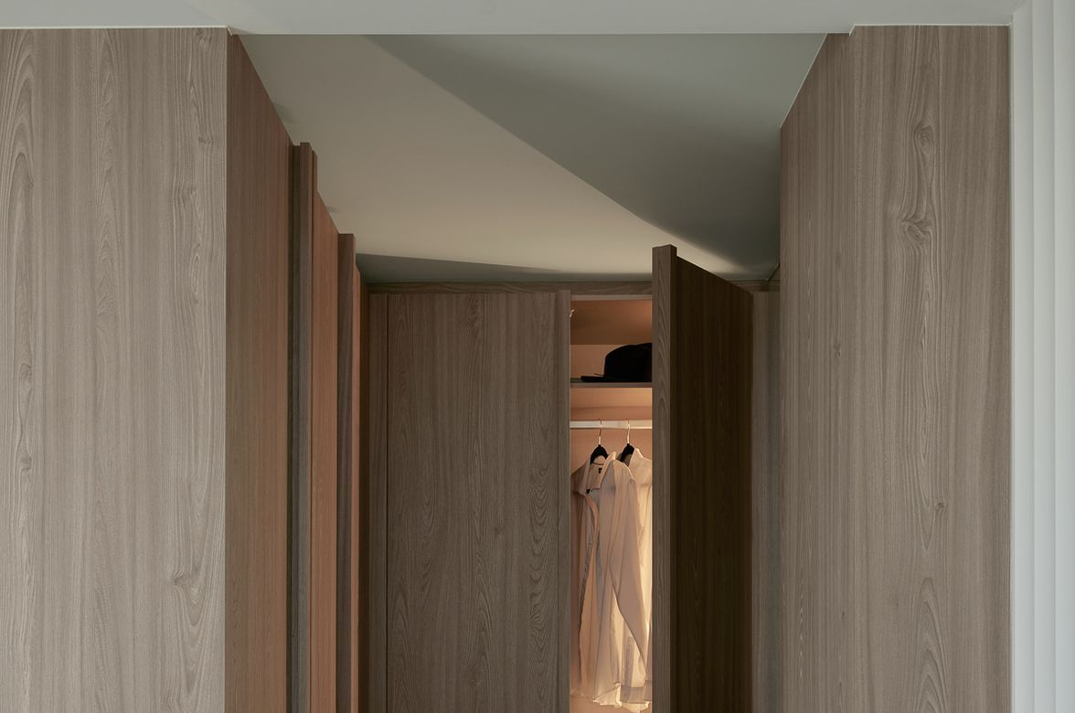 Paradise Waters Residence by Darren James Interior