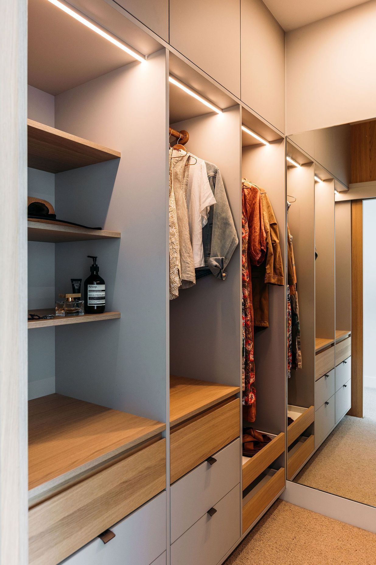 Modern, functional and stylish wardrobes.