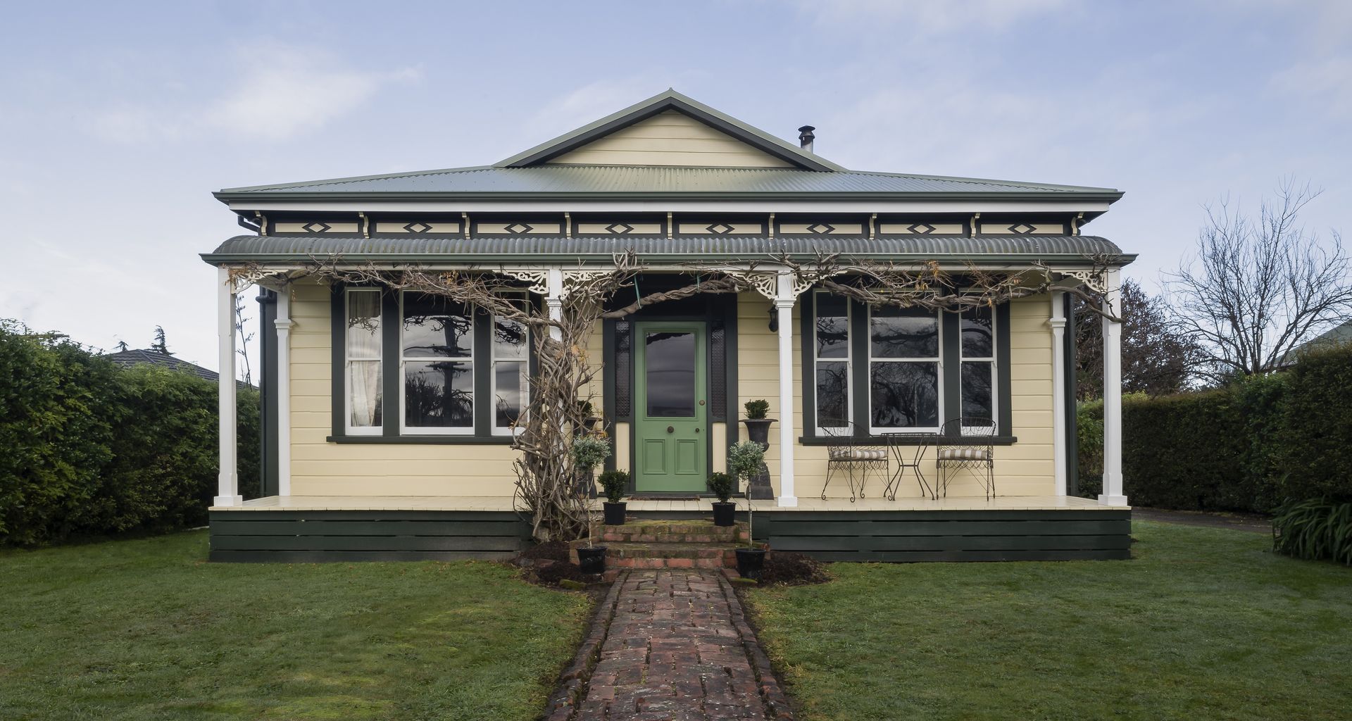 A New Roof and Reclad for Early 1900s Villa banner