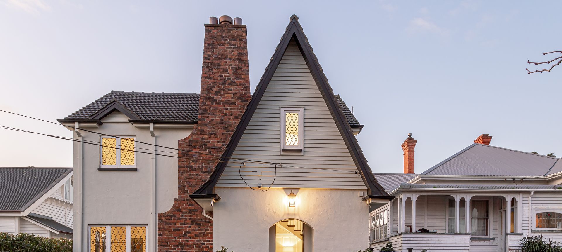 This Arts & Crafts home oozes charm & sophistication. banner