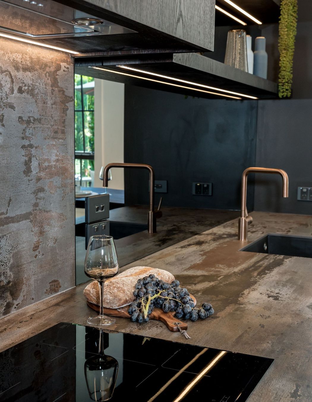 industrial Moa Apartment