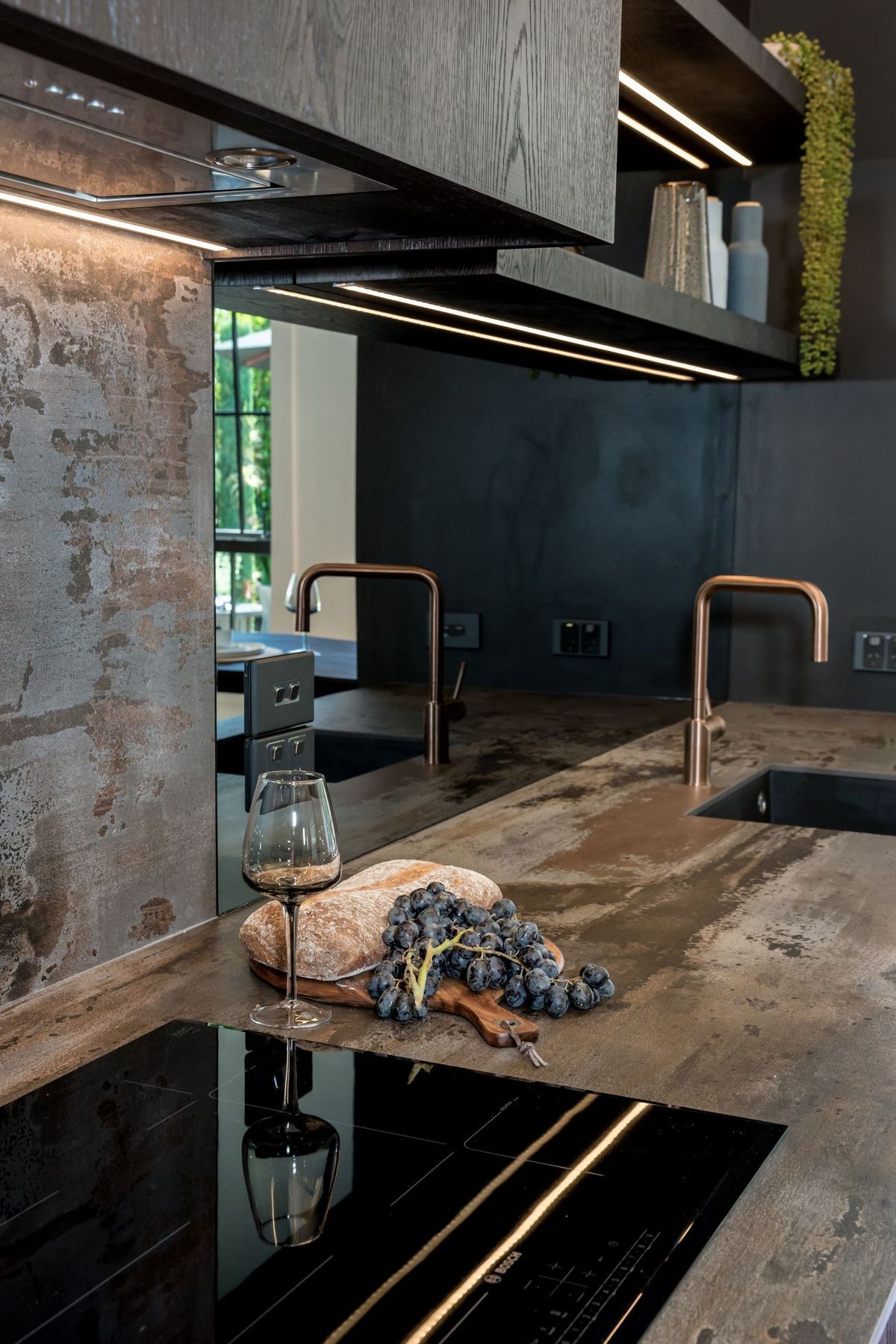industrial Moa Apartment