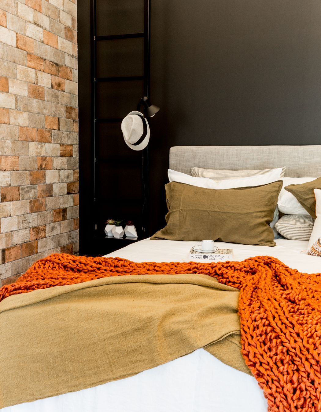 industrial Moa Apartment