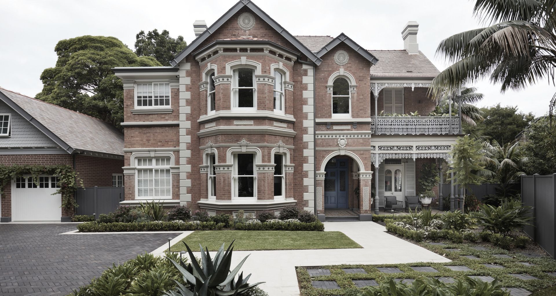 Alma Residence banner