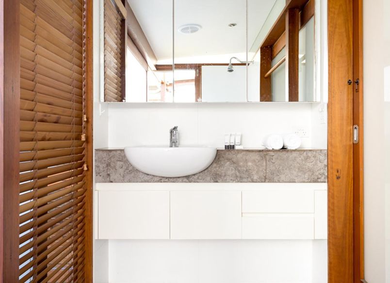 Tropical Bathroom Extension