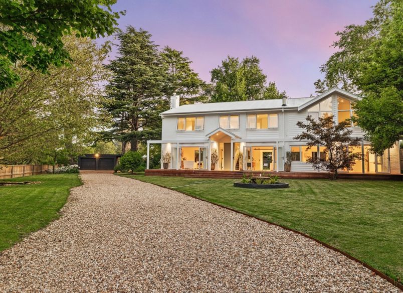 Bradman Avenue, Bowral