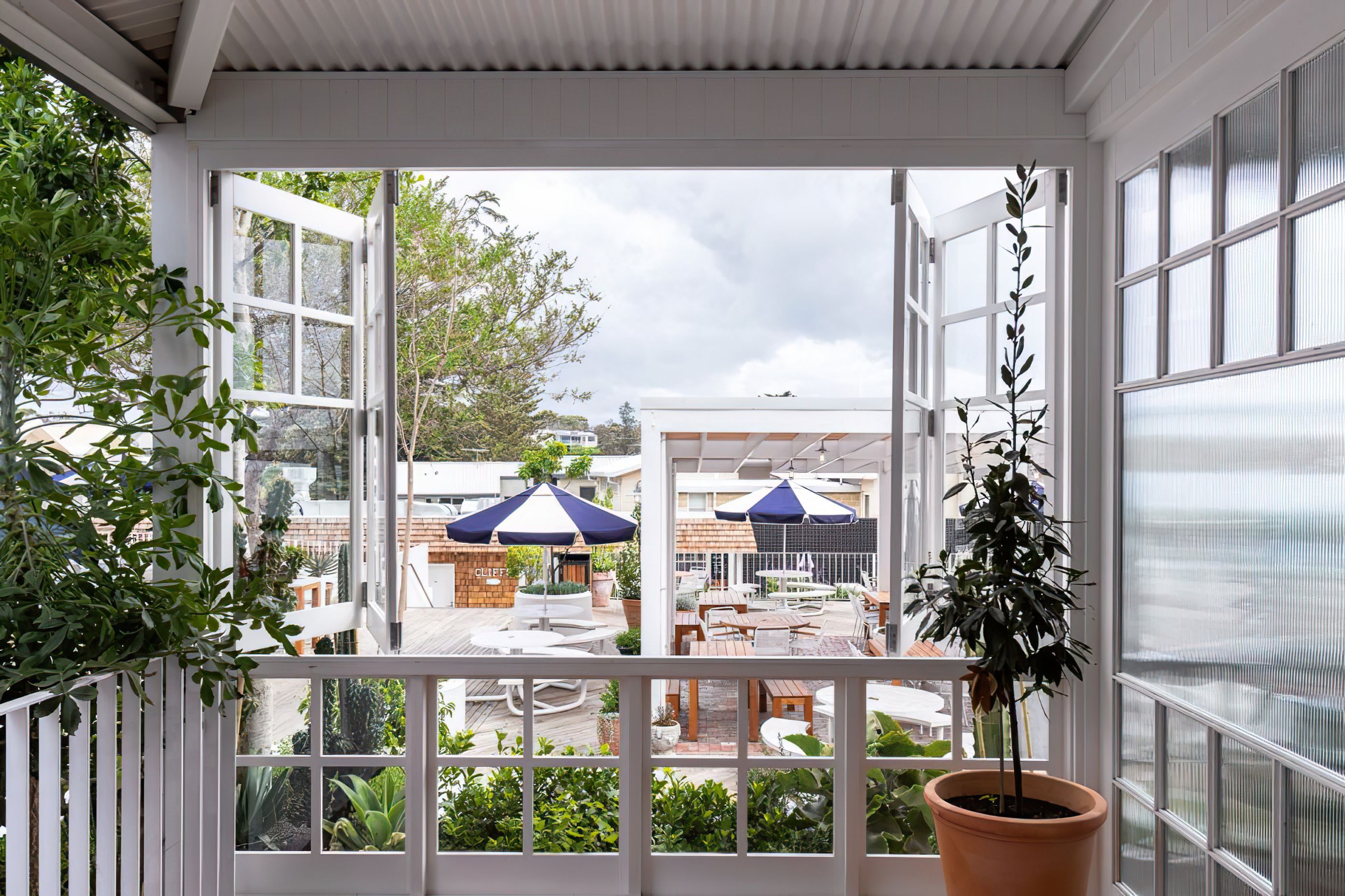 buildmeA365DDPortseaHotelMW130Website-1-1024x683-gigapixel-standard-scale-481x.jpg