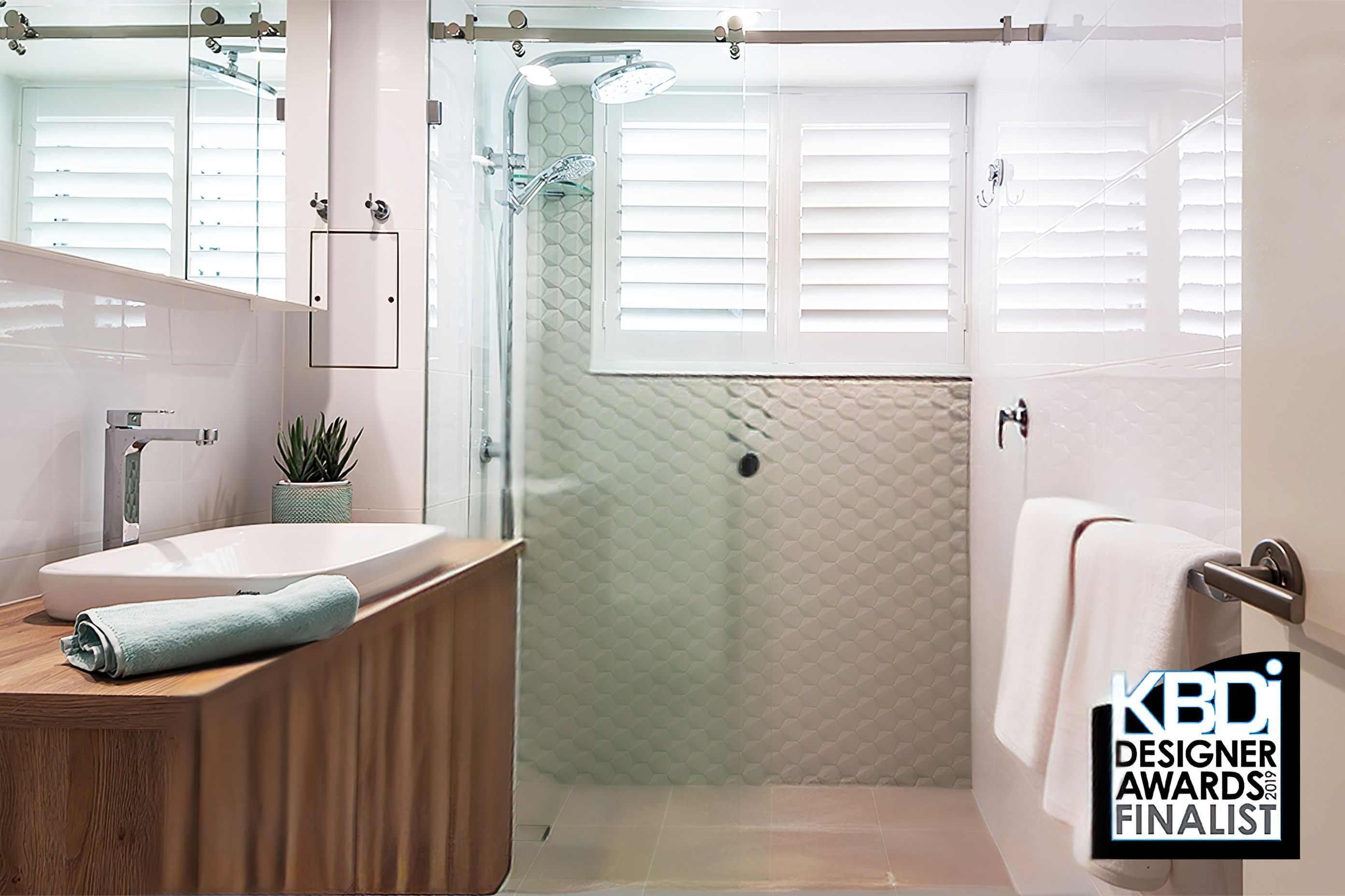 buildmeBathroom-July-19-Finalist-KBDI-gigapixel-standard-scale-481x.jpg
