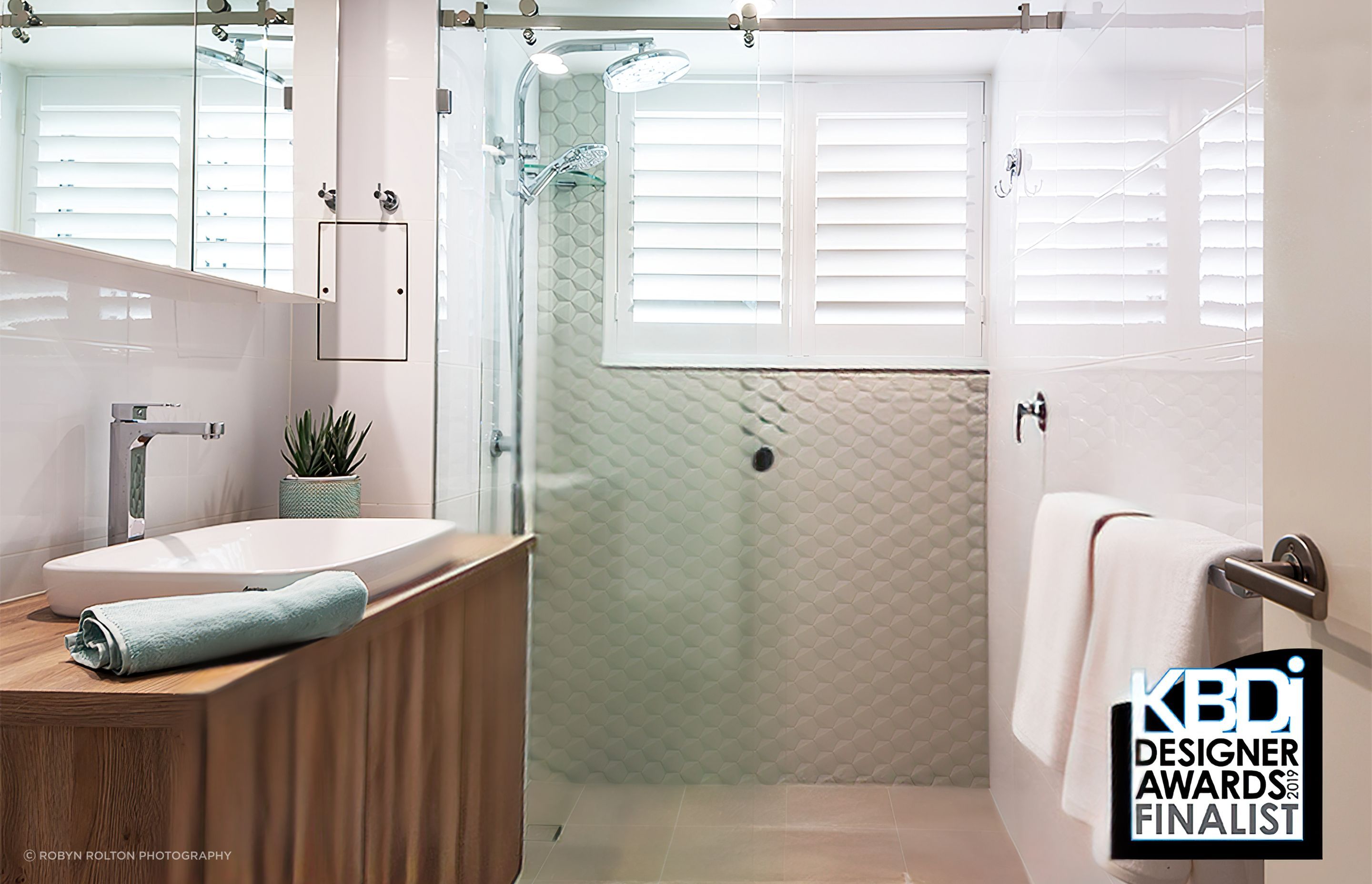 buildmeBathroom-July-19-Finalist-KBDI-gigapixel-standard-scale-481x.jpg