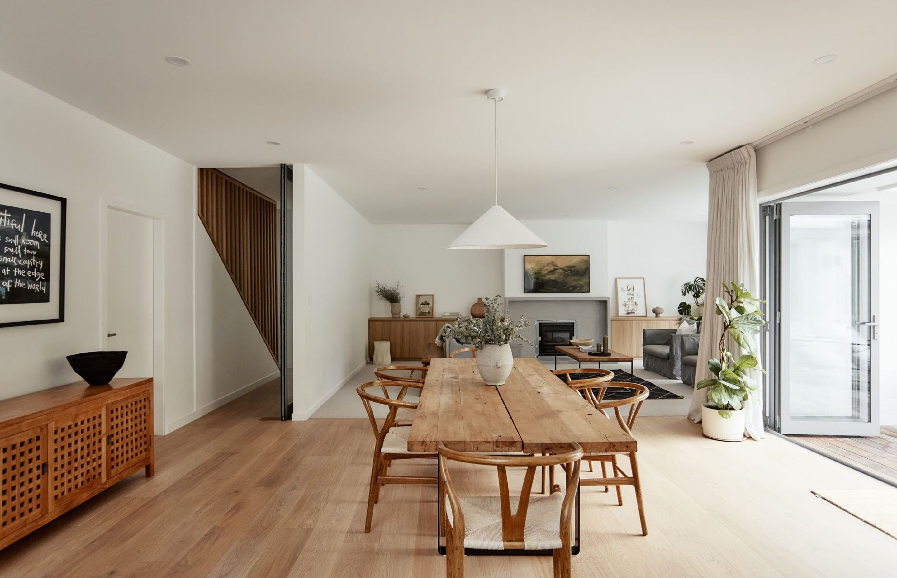 dinning-2-2-v3.jpg