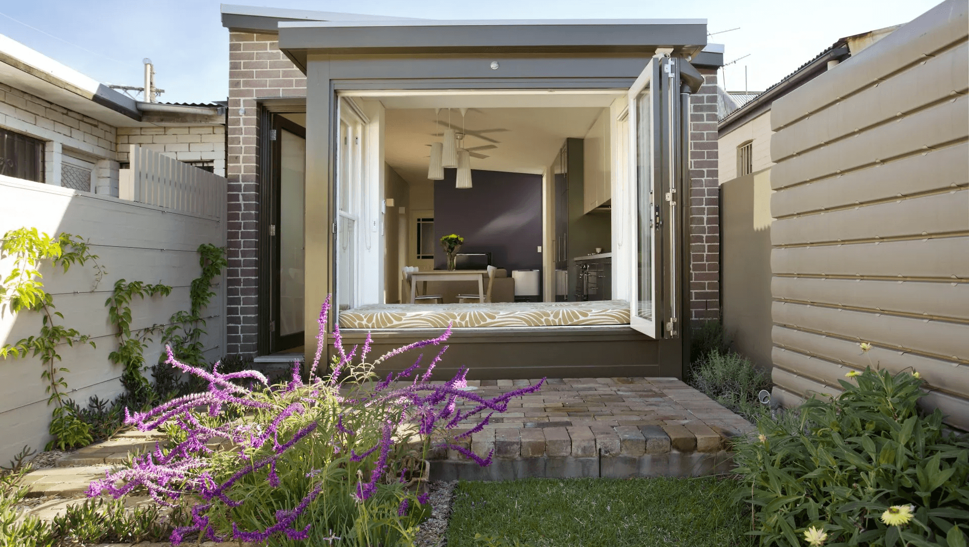 ENMORE, Edgeware banner