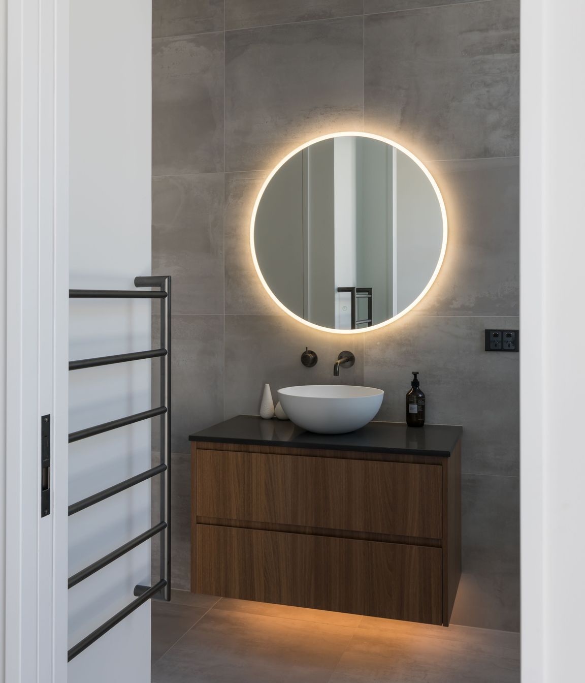 Guest Bathroom 2