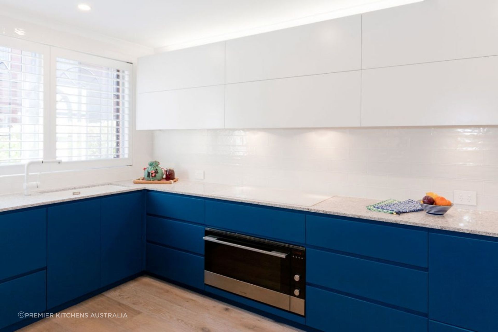 fisher-and-paykel-caesarstone-blanco-drift-dulux-polyurethane-kitchen-cabinets-kitchen-design-smeg-premier-kitchens-australia-7-1084x722.jpg