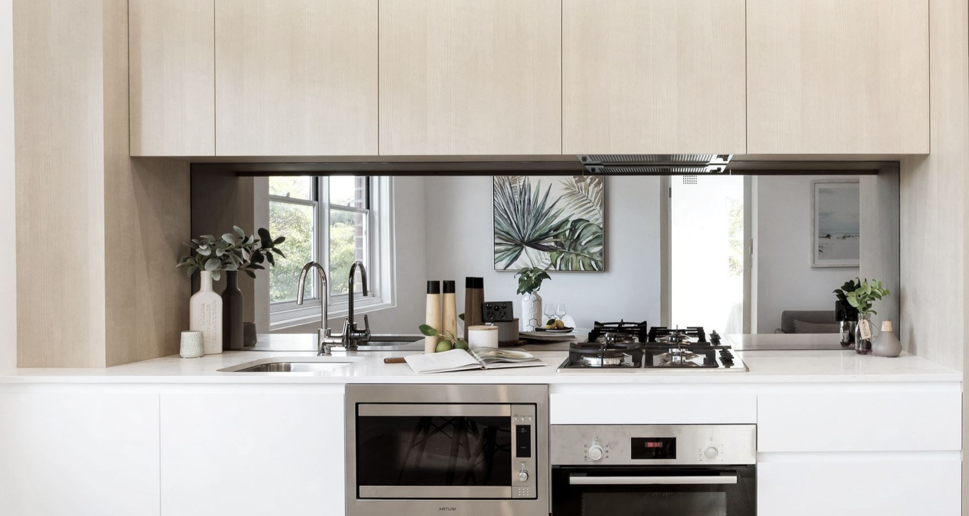 The Dover Apartment / Rose Bay banner