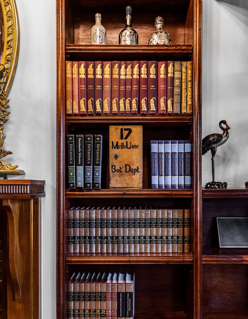 De Carle Library