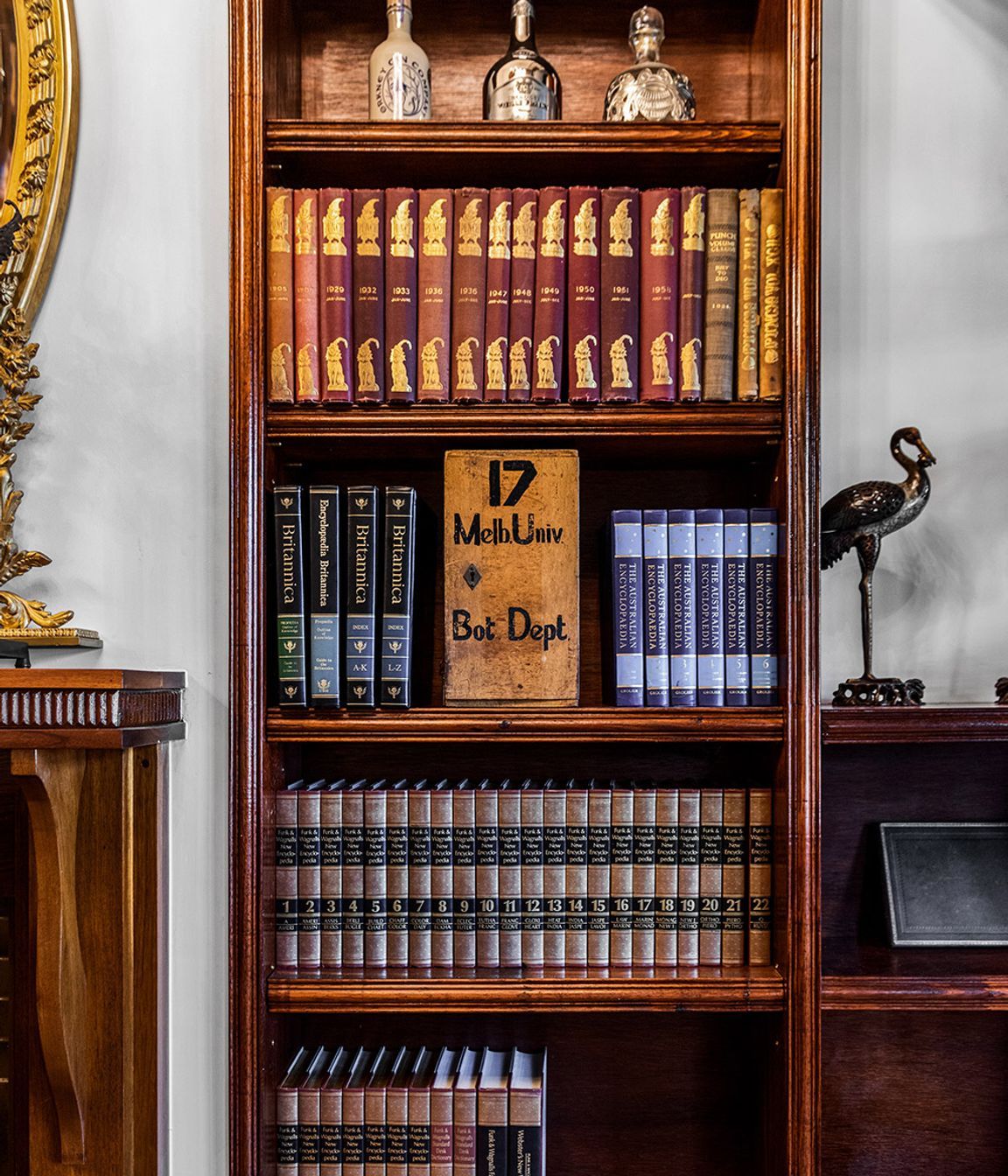 De Carle Library
