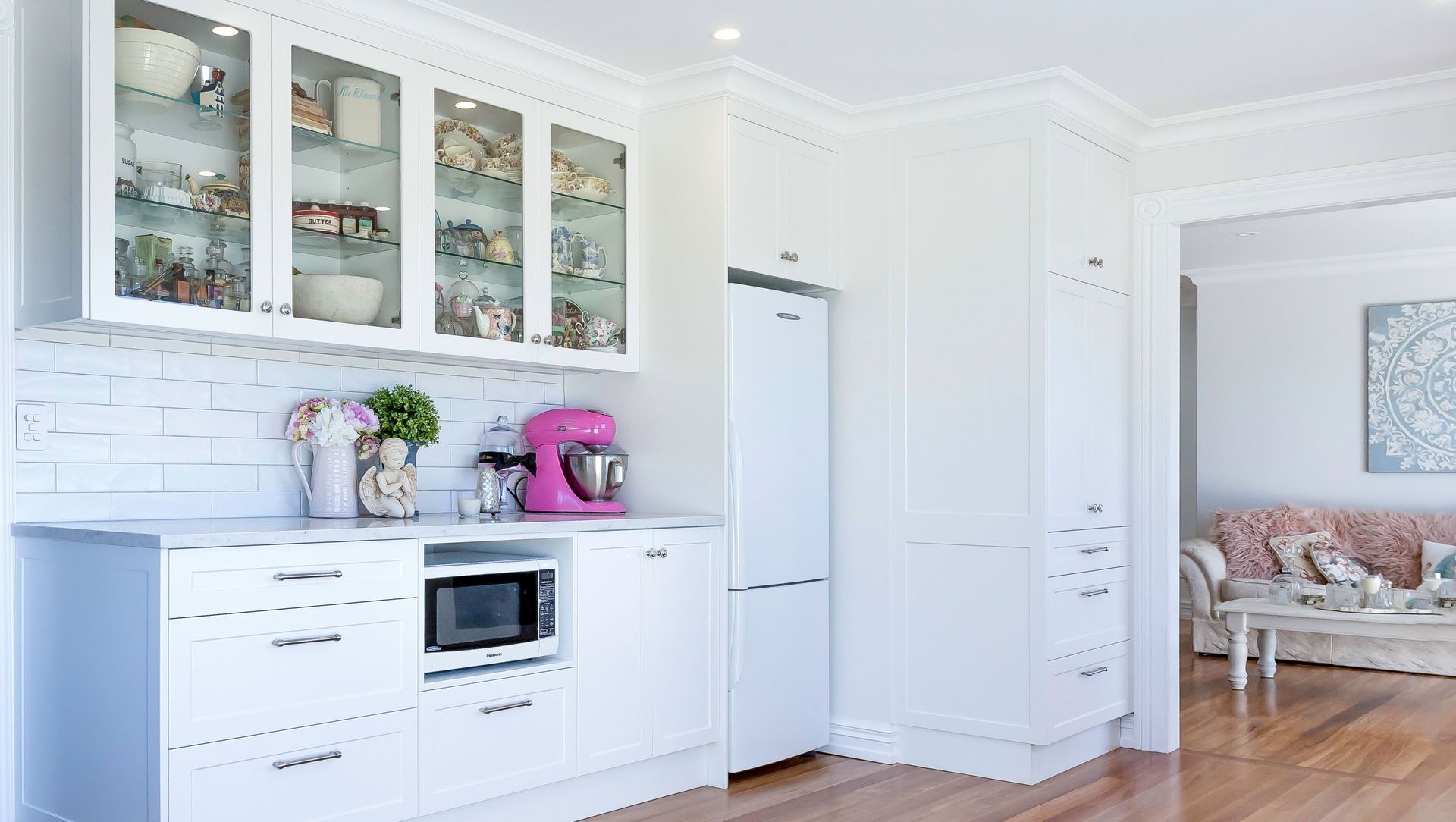 Hamptons-style Design Transforms 1980s Two-Storey Home banner