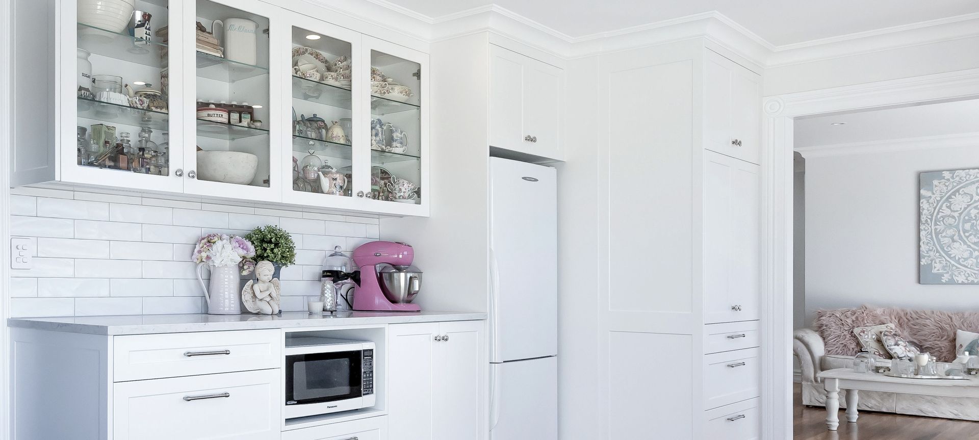 Hamptons-style Design Transforms 1980s Two-Storey Home banner