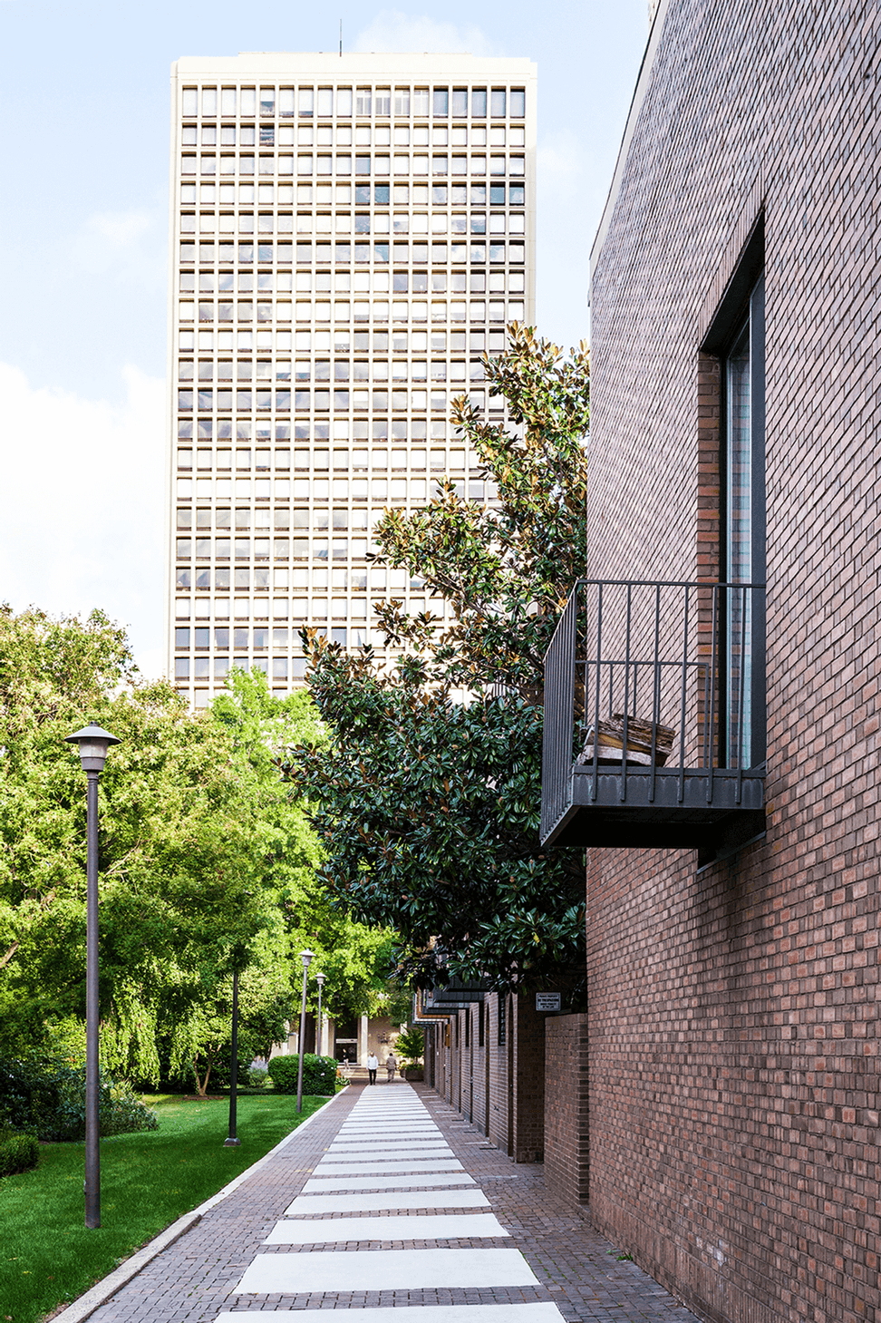 kYd-Society-Hill-Town-House-21.png