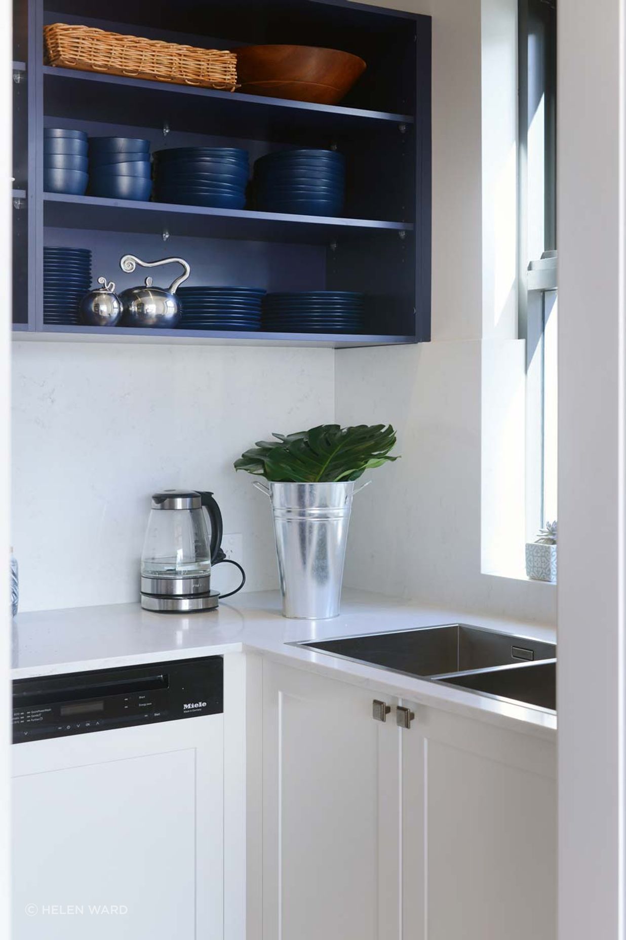 kitchen-design-butlers-pantry-fisher-paykel-dulux-polyurethane-quantum-quartz-miele-smeg-blanco-blum-71.jpg