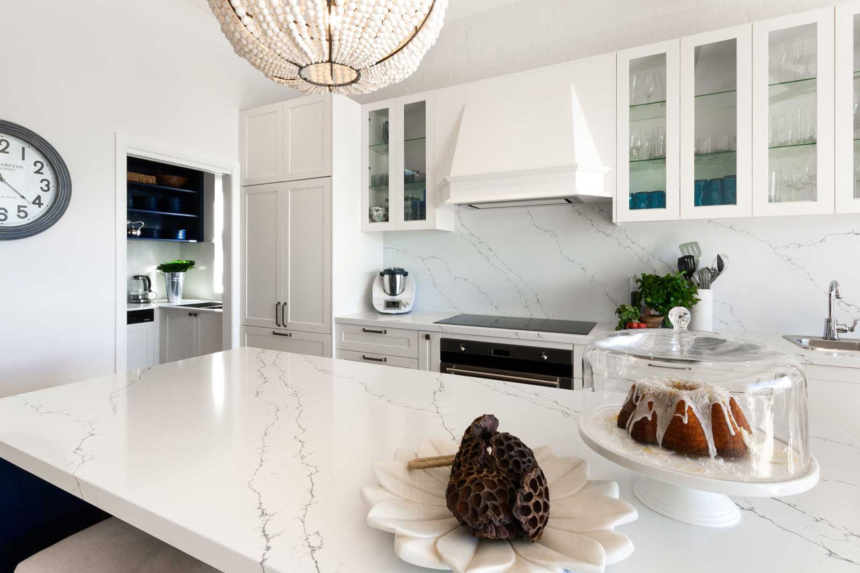 kitchen-design-palm-beach-fisher-paykel-dulux-polyurethane-quantum-quartz-miele-smeg-blanco-blum-01.jpg
