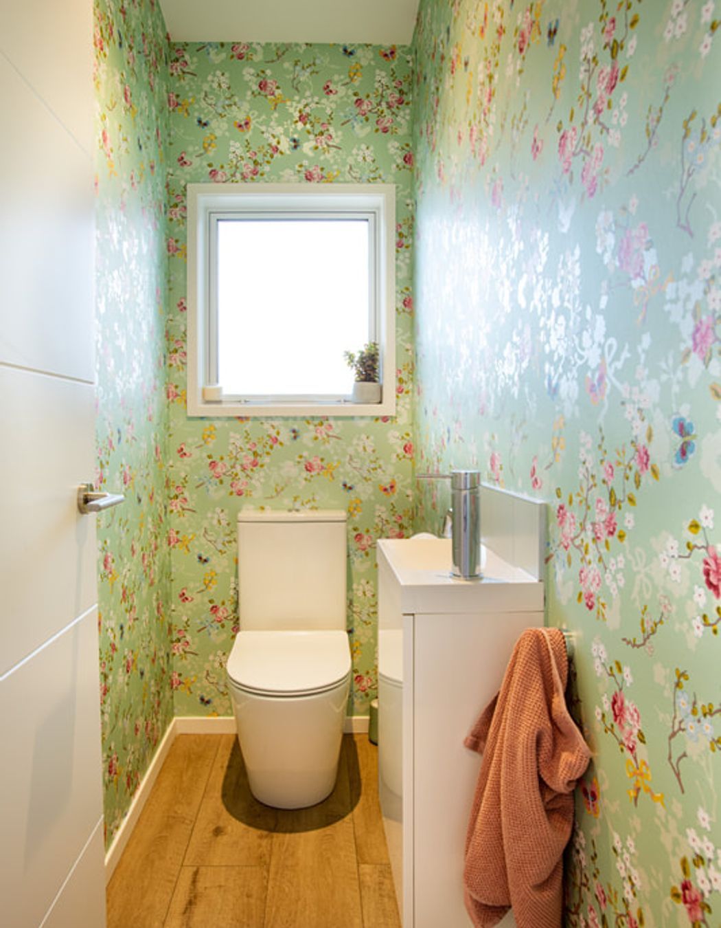 Complete Refurbishment Provides Perfect Indoor, Outdoor Flow!