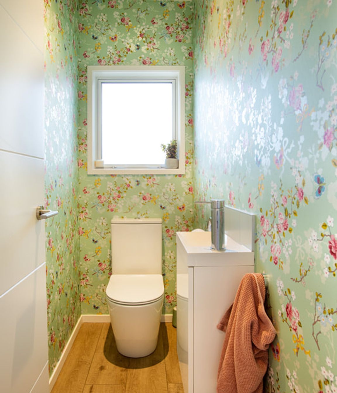 Complete Refurbishment Provides Perfect Indoor, Outdoor Flow!