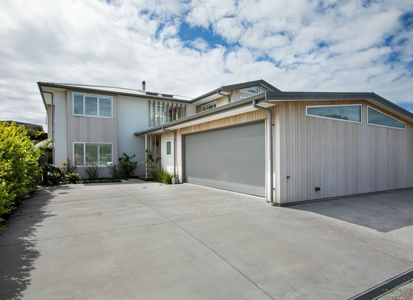 Complete Refurbishment Provides Perfect Indoor, Outdoor Flow!