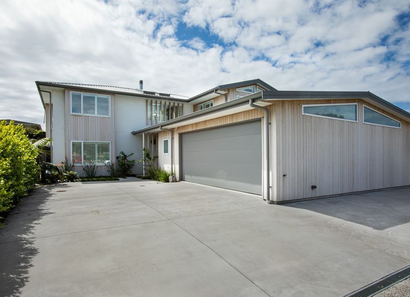 Complete Refurbishment Provides Perfect Indoor, Outdoor Flow!