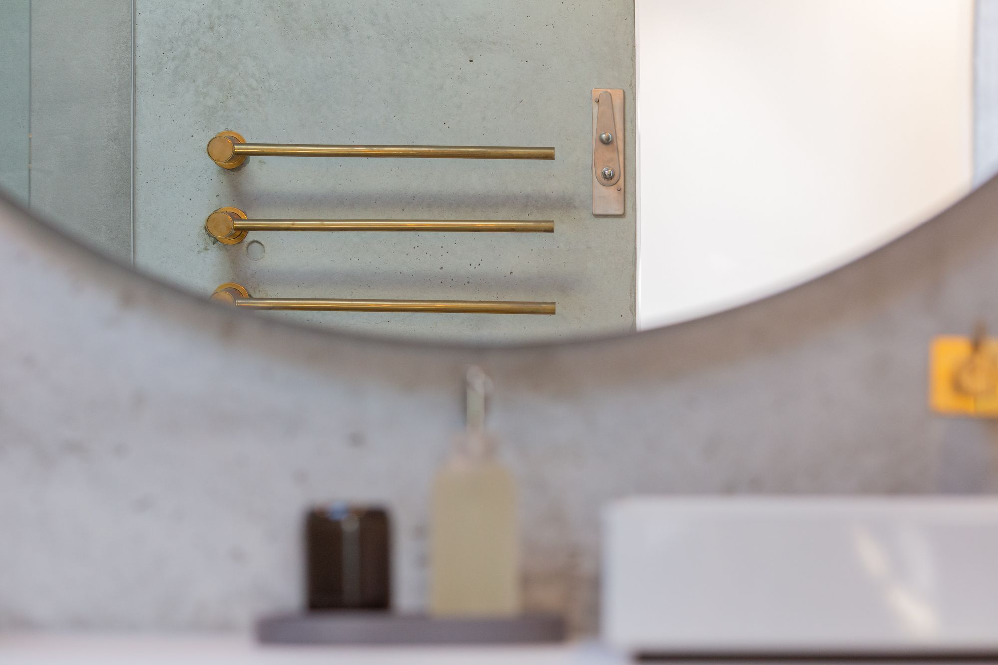 mirror-bathroom.jpg