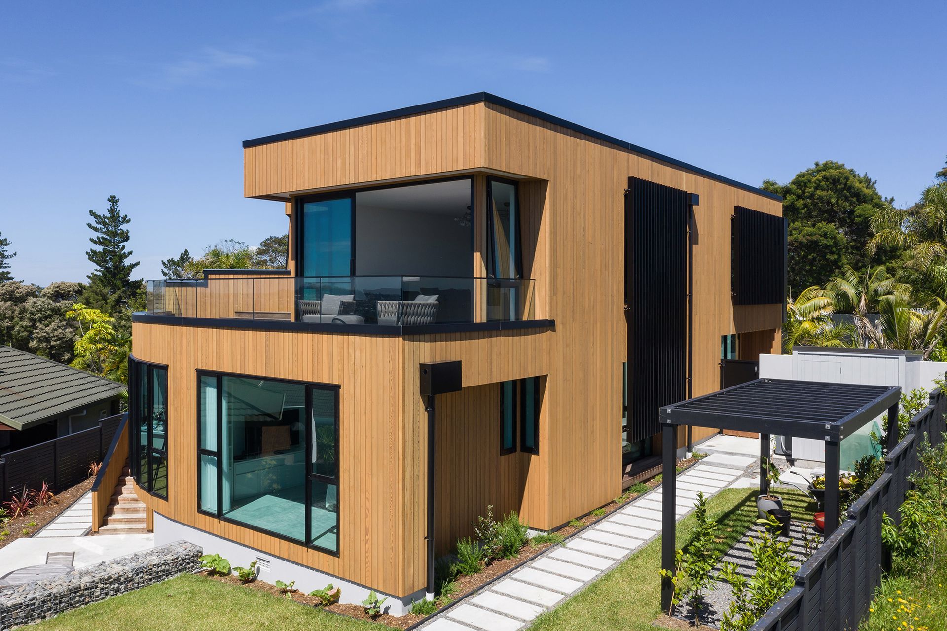 A modern, cavity system cladding solution will ensure the house doesn't suffer from any other 'leaky home' issues.