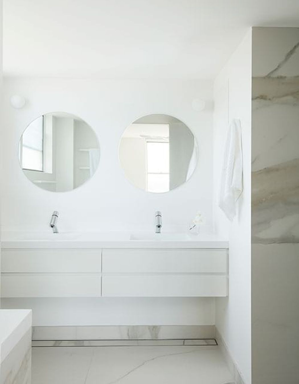 Elizabeth Bay Apartment