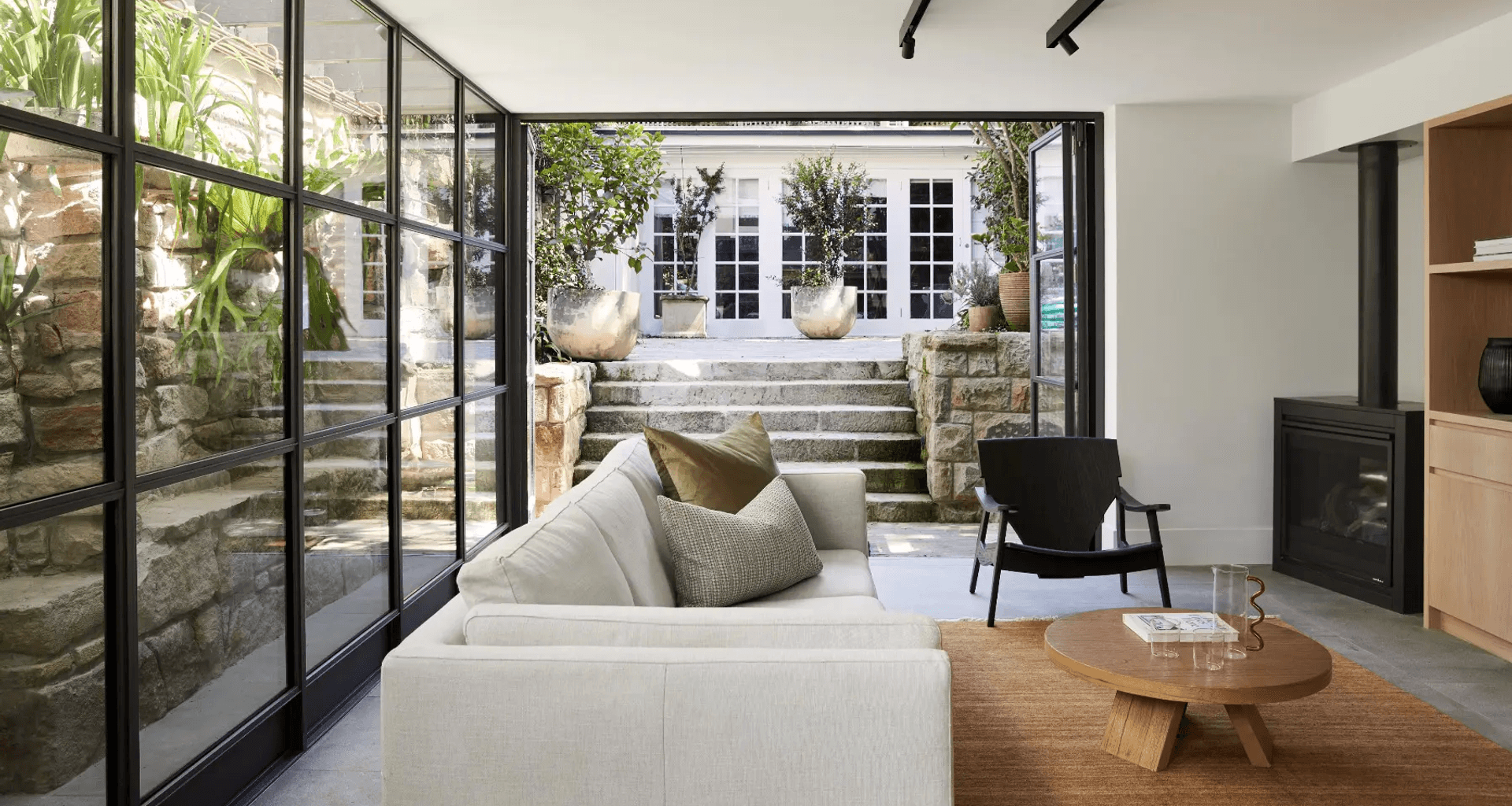 Manhattan Limestone | Project by Frankly Interior Design
