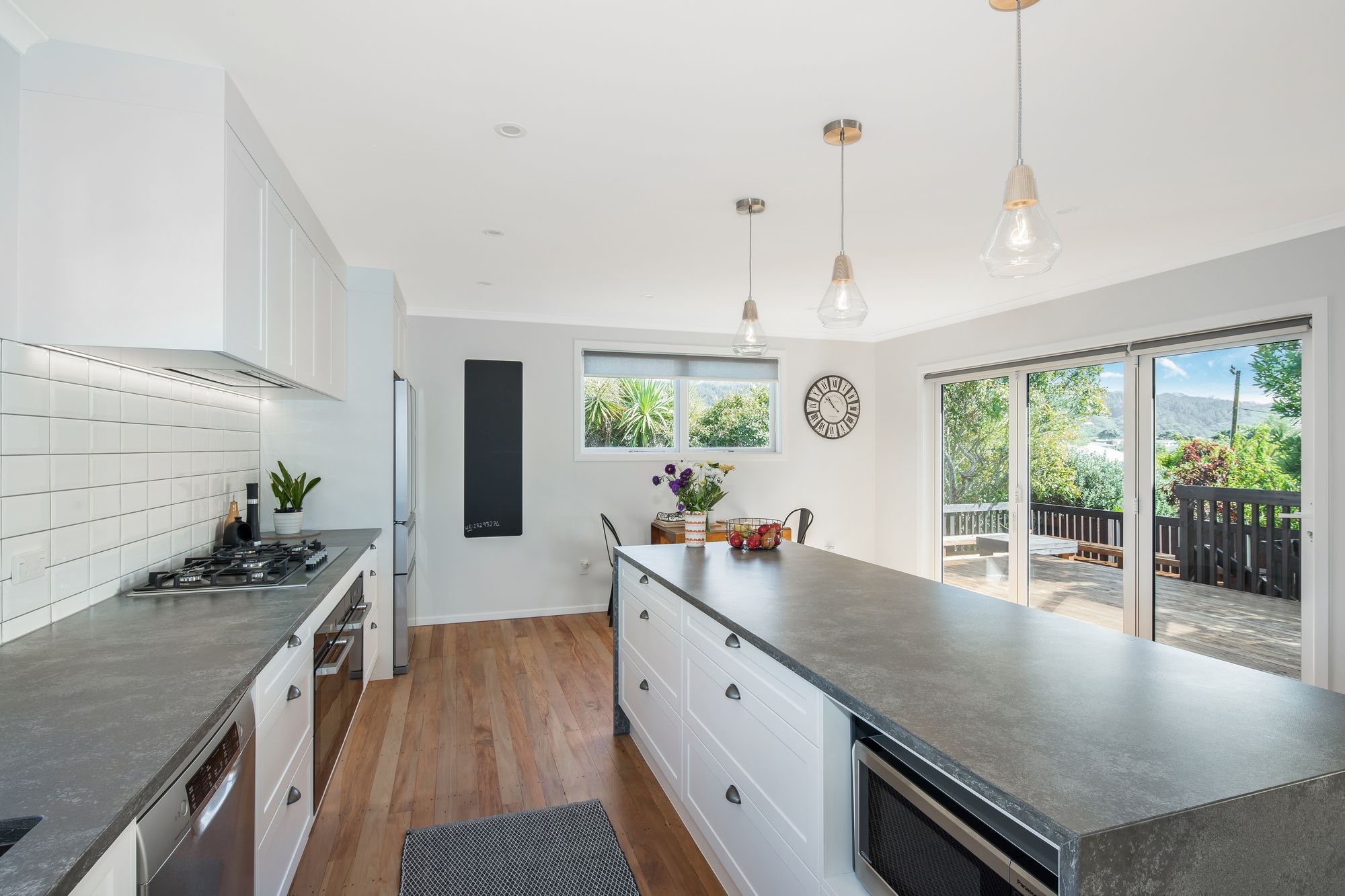 Edmund Cres, Tawa