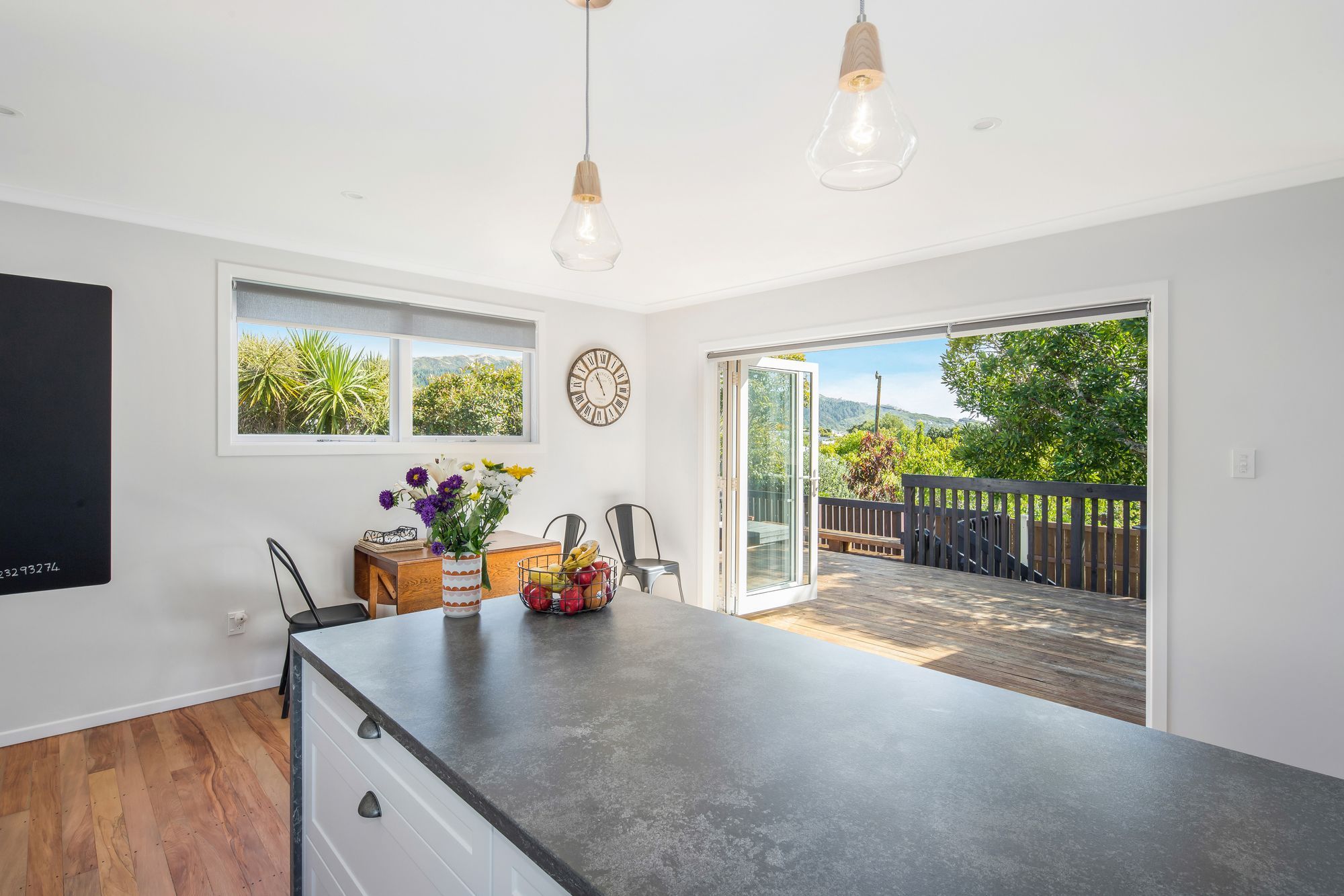 Edmund Cres, Tawa