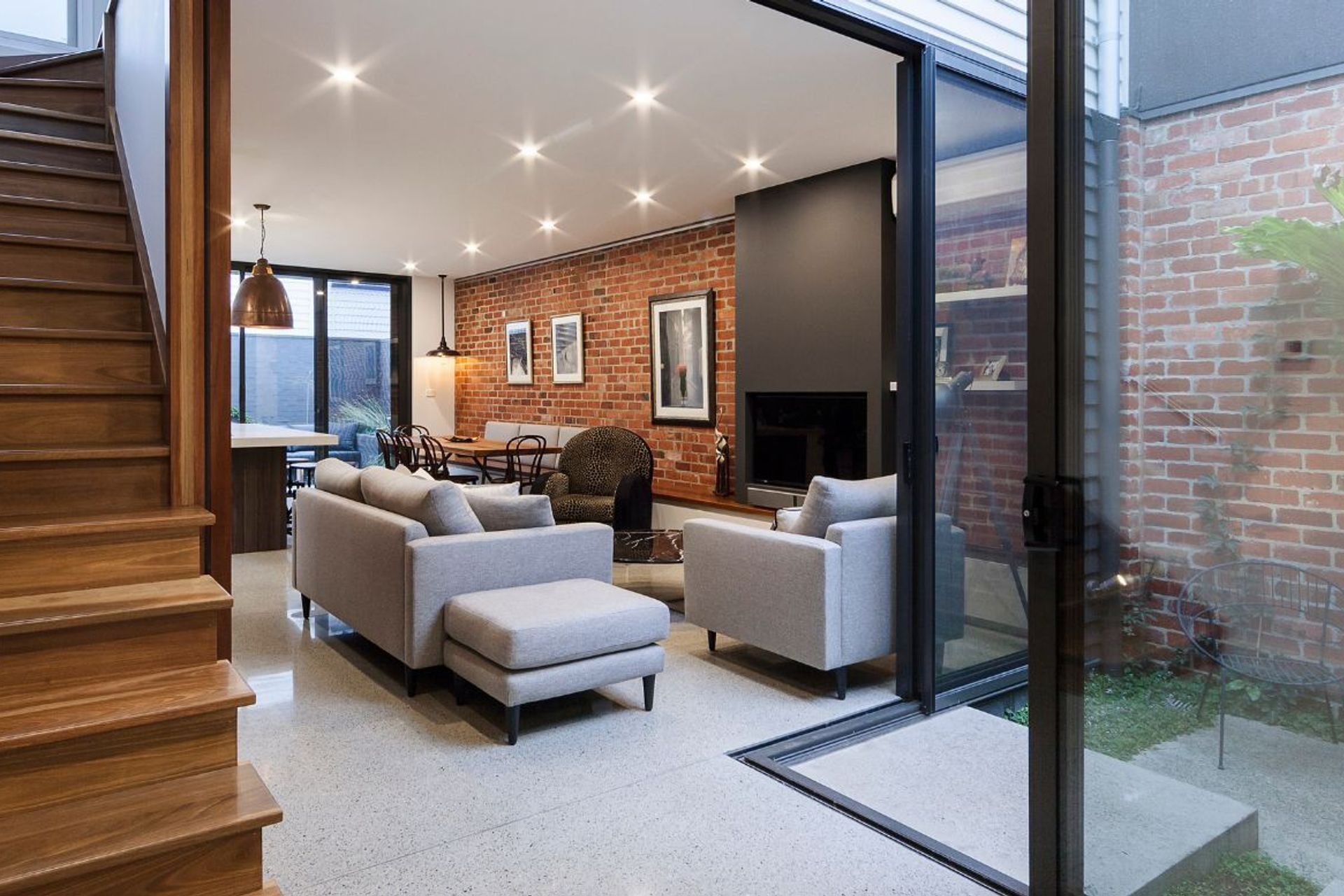 Albert Park, Danks St